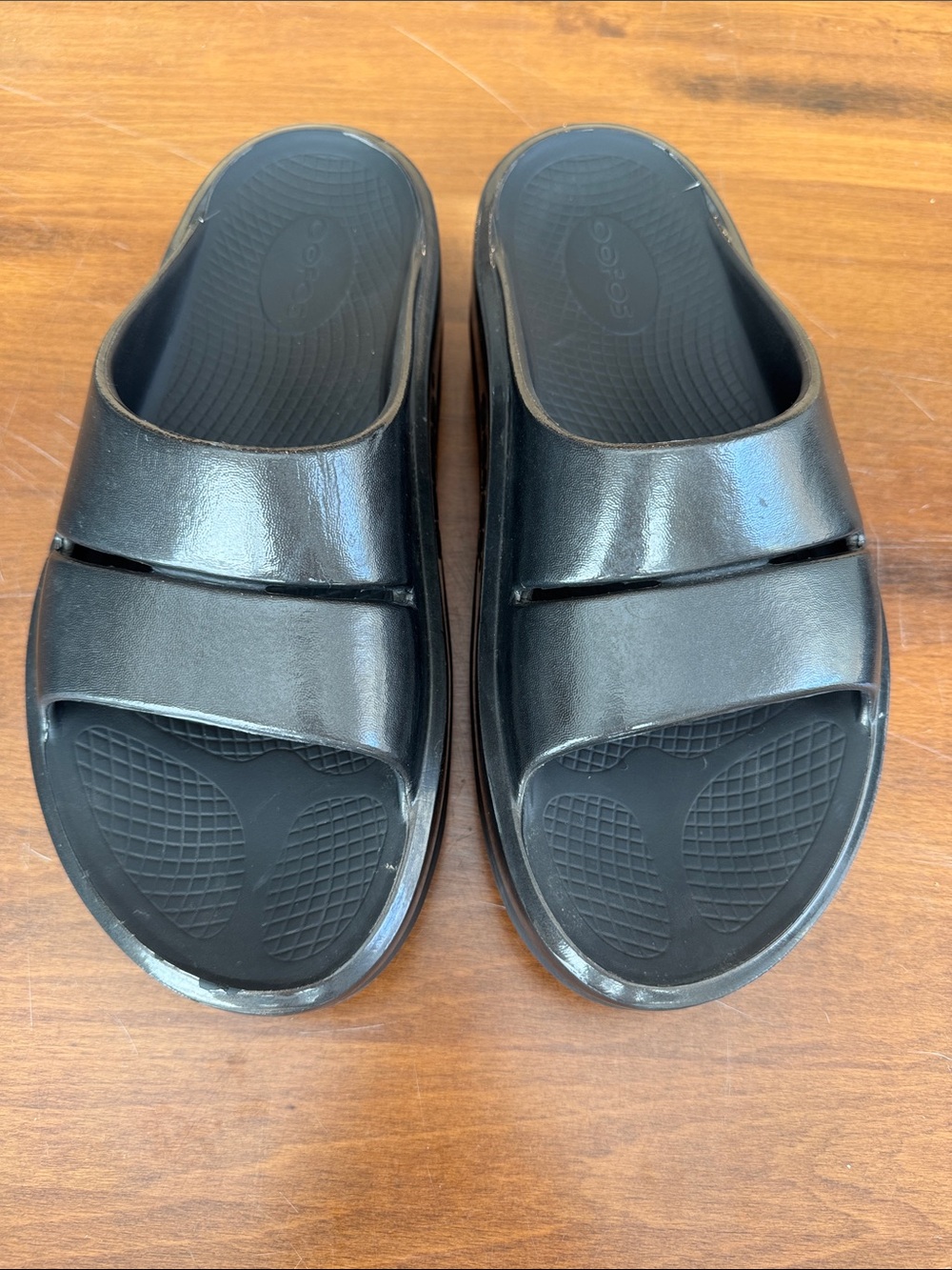 OOFOS black recovery, slide sandals, size 10